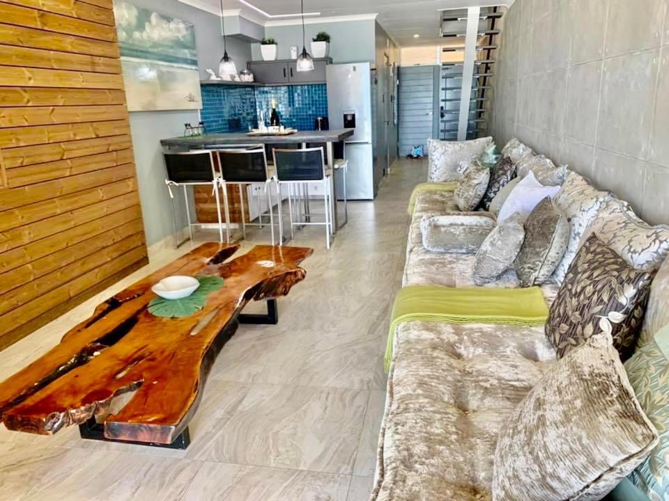 Sea Front Designer Apartment 발리토 외부 사진